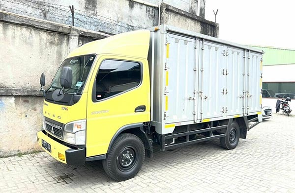 Mitsubishi Canter Box