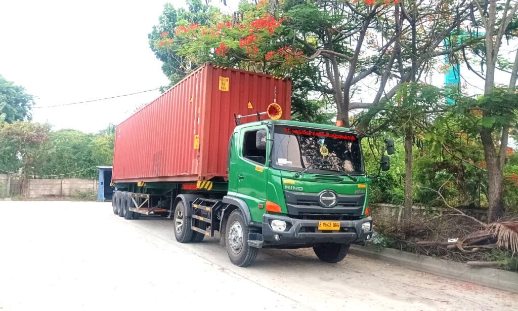 Trailer Hino Container