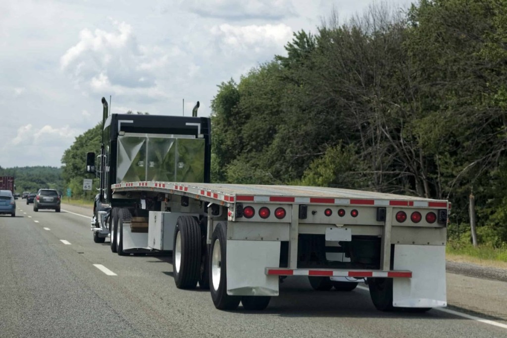 Flatbed Trailer Iveco